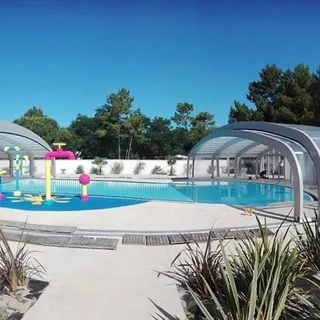 Ferienhaus Mobil-home Moderne A Avec Piscine Partagee