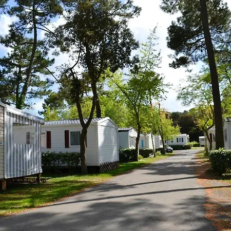 Vakantiehuis Mobil-home Moderne A Avec Piscine Partagee