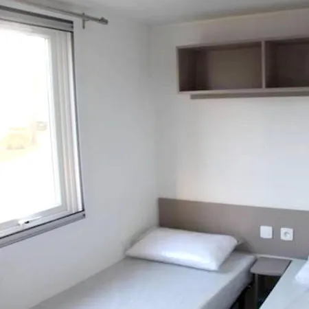 Mobil-home Moderne A Avec Piscine Partagee Vakantiehuis