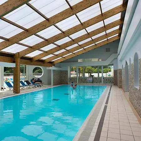 Mobil-home Moderne A Avec Piscine Partagee Vakantiehuis