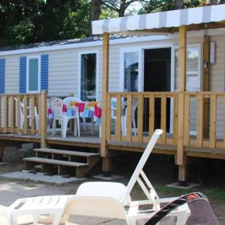 Mobil-home Moderne A Avec Piscine Partagee