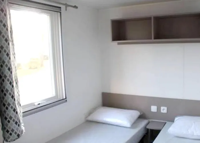 Mobil-home Moderne A Avec Piscine Partagee Holiday home