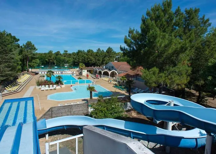 Holiday home Mobil-home Moderne A Avec Piscine Partagee *